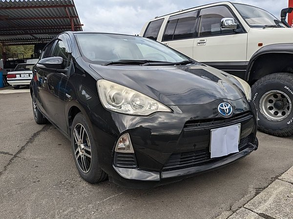 H24.トヨタ. アクア入荷！！｜大分で自社ローンなら大宮自動車の画像